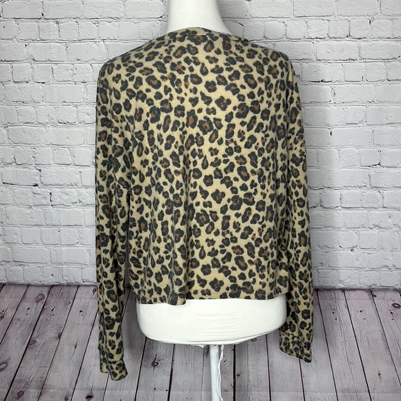 Gaze Leopard Print Super Soft Crop Sweater - Picture 5 of 8